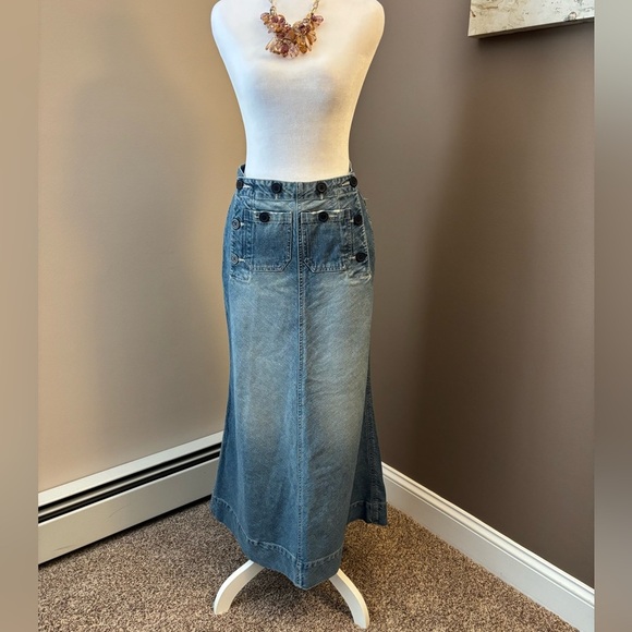 Jeanology Dresses & Skirts - Jeanology Vintage High-Waisted Button Detail Denim Maxi Skirt